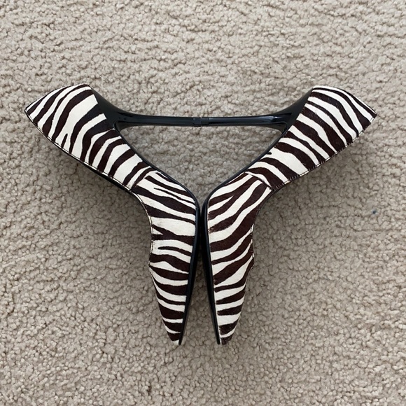 Guess zebra print pointy toed heels - Picture 2 of 5